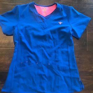 Med couture gold women’s scrubs- medium set.